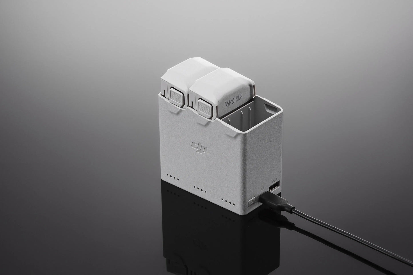 DJI Mini 4 Pro/Mini 3 Two-Way Charging Hub can charge the remote controller and three batteries in sequence original in stock